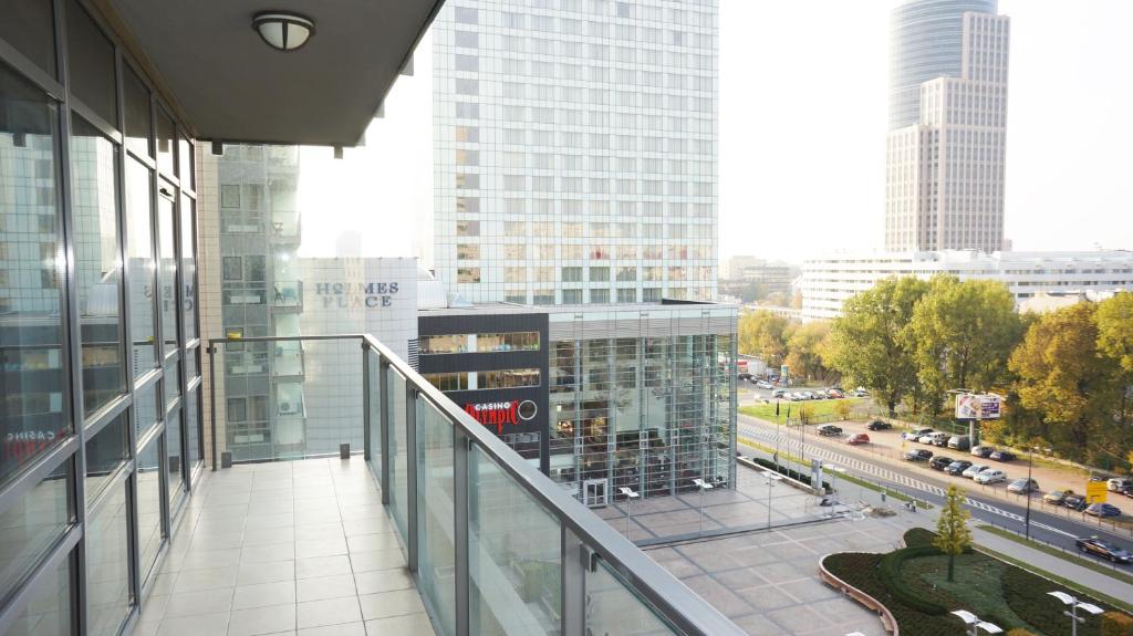 Výhľad na mesto Varšava alebo výhľad na mesto priamo z apartmánového hotela