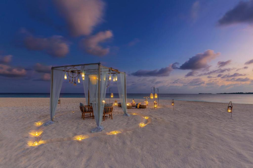 10 Hoteles de lujo y exclusivos en las Maldivas 217690474