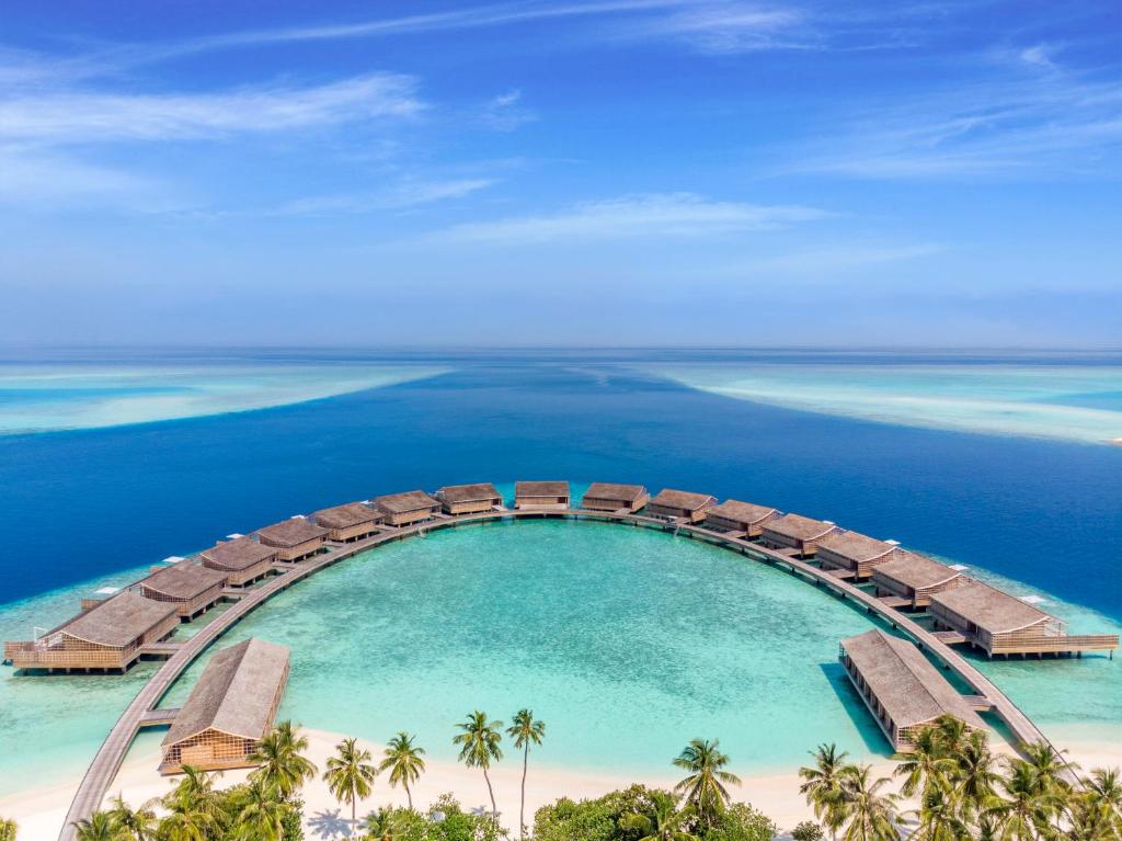 10 Hoteles de lujo y exclusivos en las Maldivas 217691779