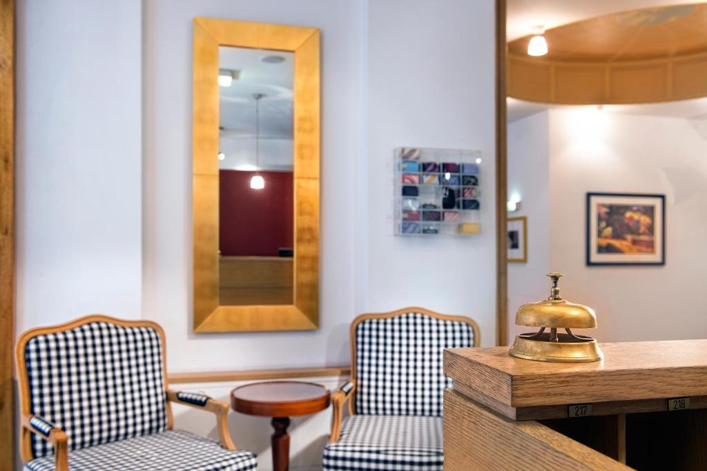 Posezení v ubytování Hotel Agneshof Nürnberg