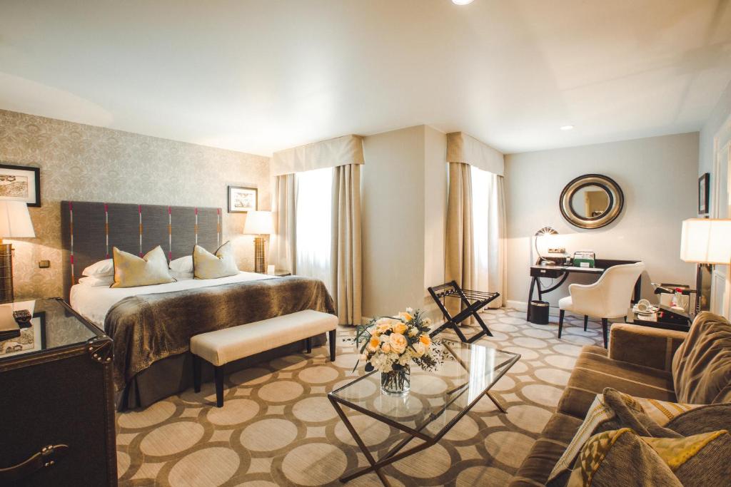 Postel nebo postele na pokoji v ubytování Grand Palace Hotel - Small Luxury Hotels of the World