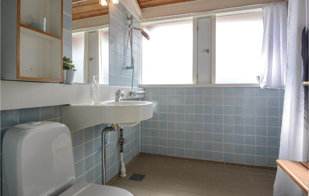 Koupelna v ubytování Two-Bedroom Holiday Home In Aabenraa