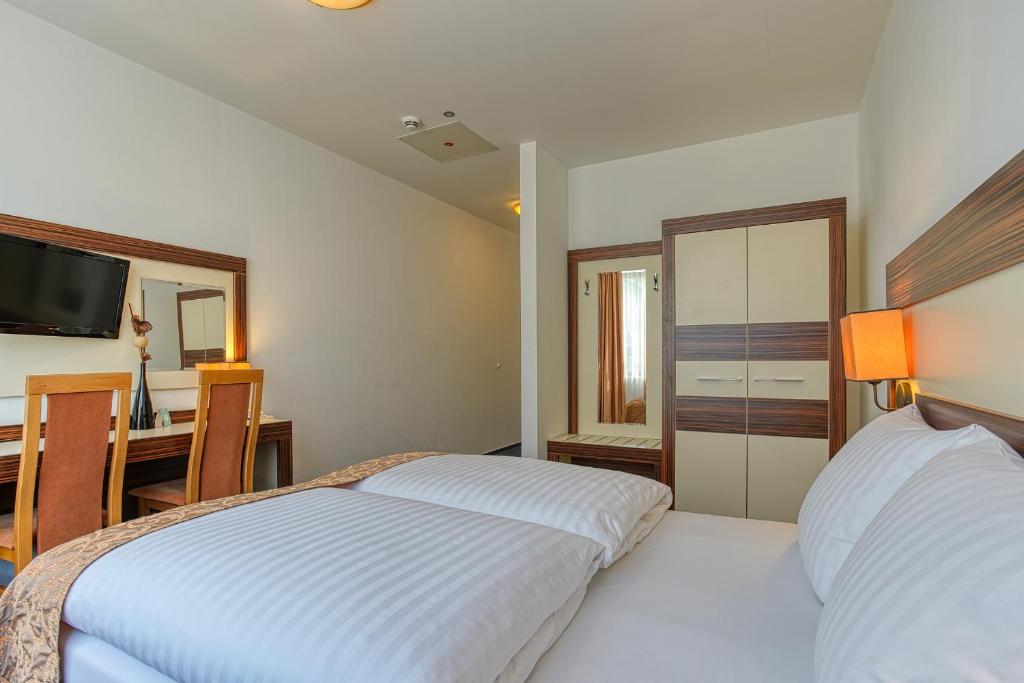 Centro Hotel Braunschweig City, Trademark Collection by Wyndham - Standard Room, 1 Double Bed