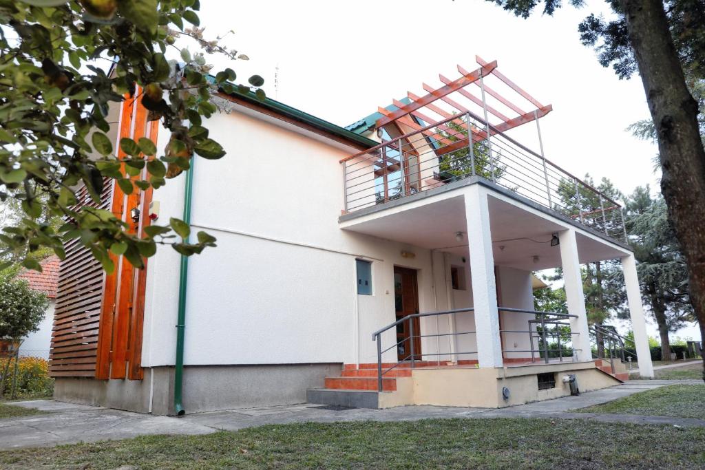 Budova, kde se vila nachází