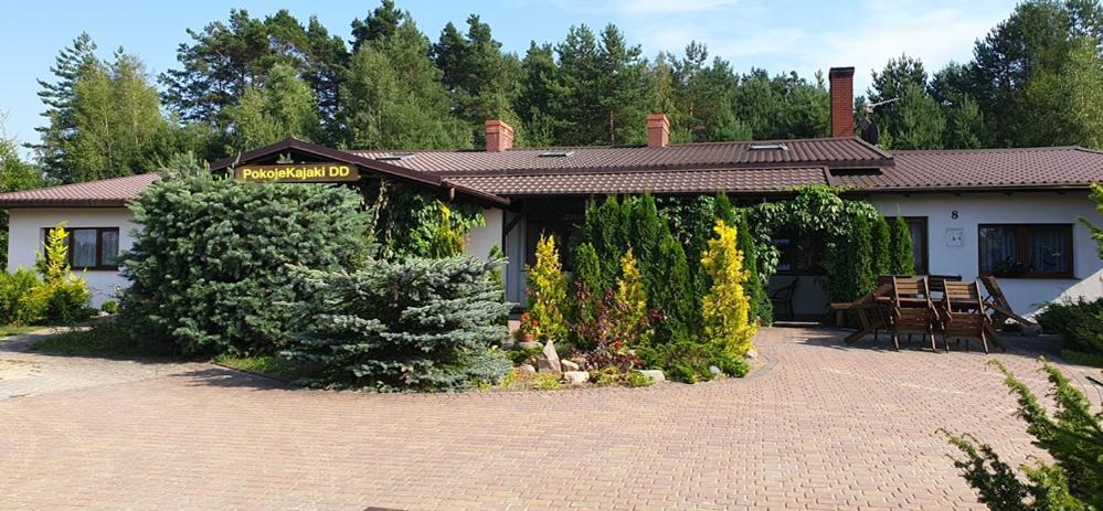 Vonkajšia záhrada v ubytovaní PokojeKajaki DD Swornegacie