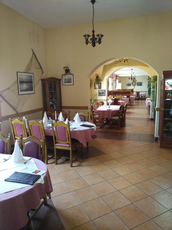 Restaurace v ubytování Pansion Ribnjak