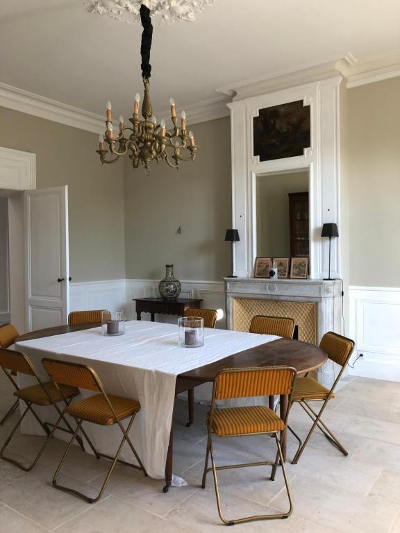 Fotografie z fotogalerie ubytování Château Bernon Maison d Hotes - Piscine et SPA v destinaci Queyrac
