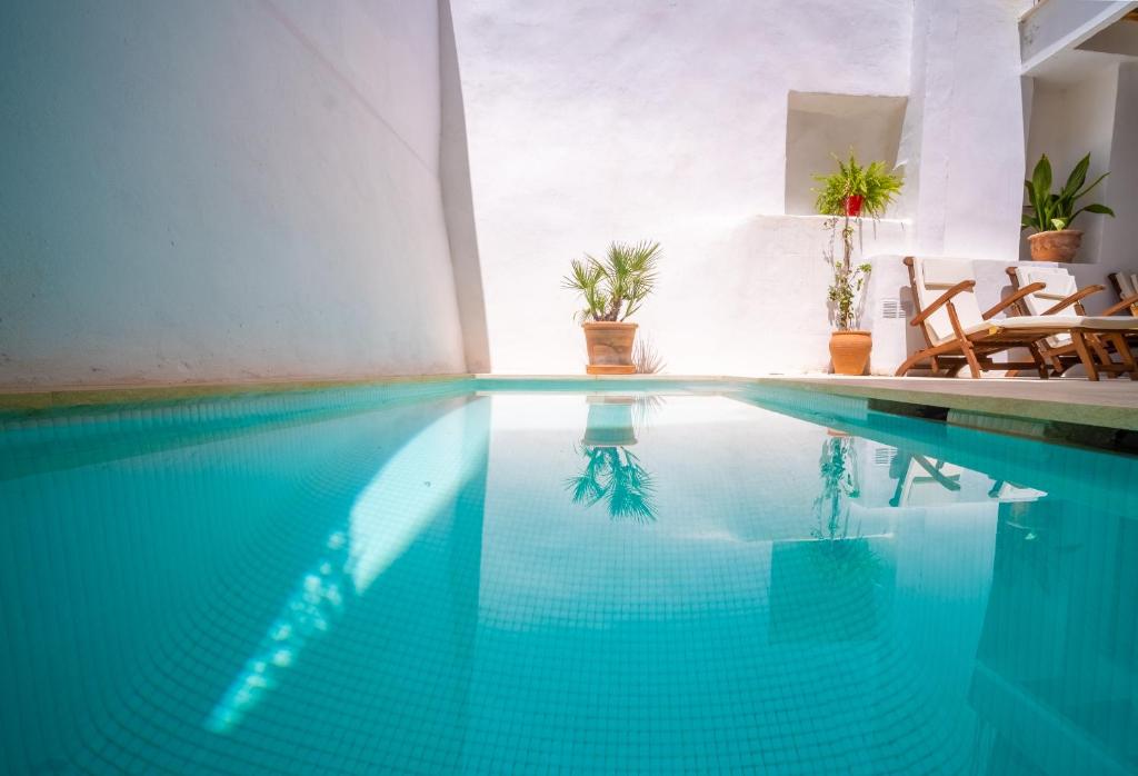 Bazén v ubytování Hotel Forn Nou nebo v jeho okolí