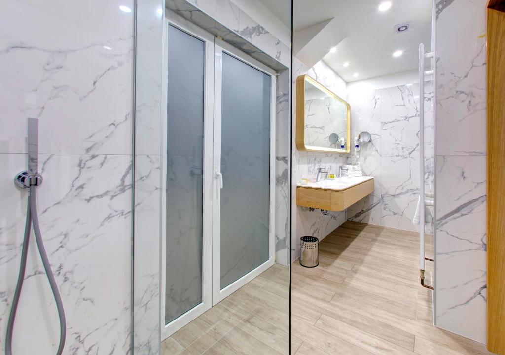 Hotel Villa Regina - Studio De Luxe Avec Balcon