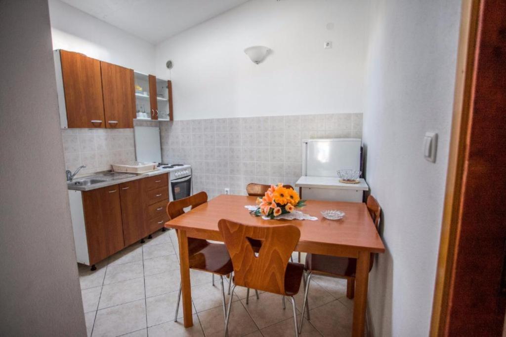 Kuchyň nebo kuchyňský kout v ubytování Apartment Vice