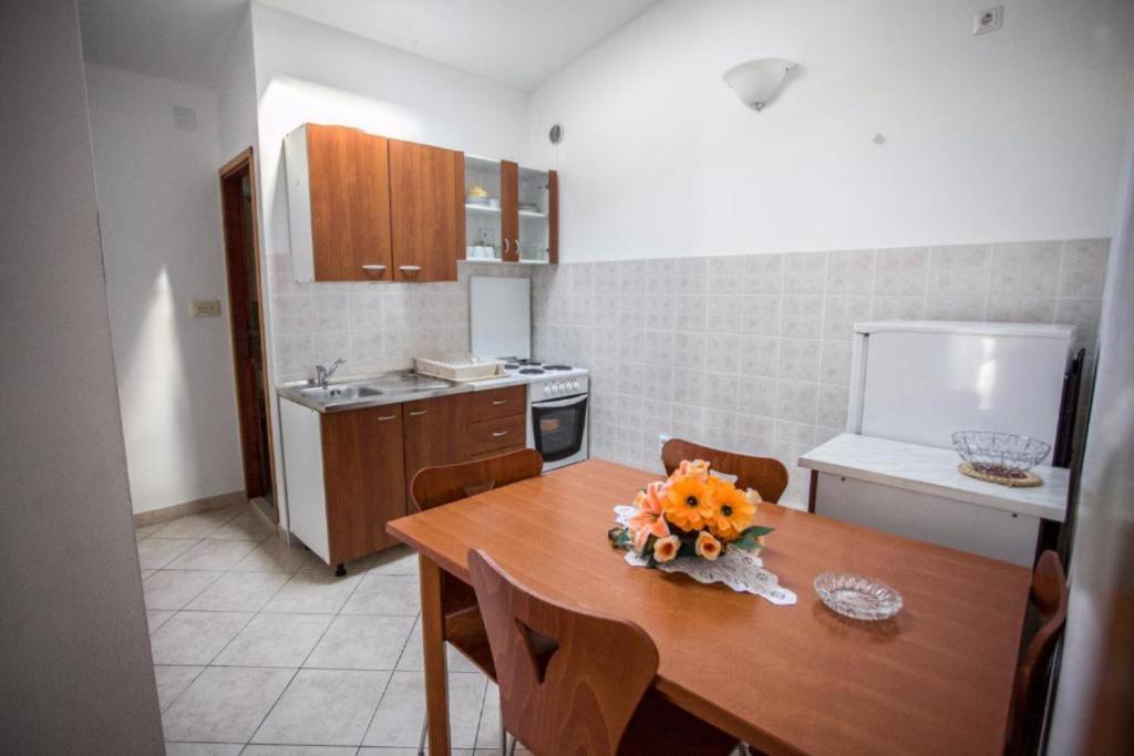 Kuchyň nebo kuchyňský kout v ubytování Apartment Vice