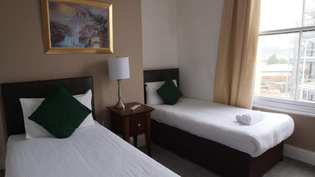 The Broadway Hotel - Family Junior Suite