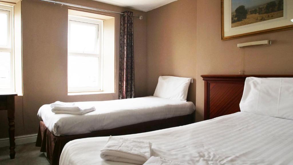 The Broadway Hotel - Family Junior Suite