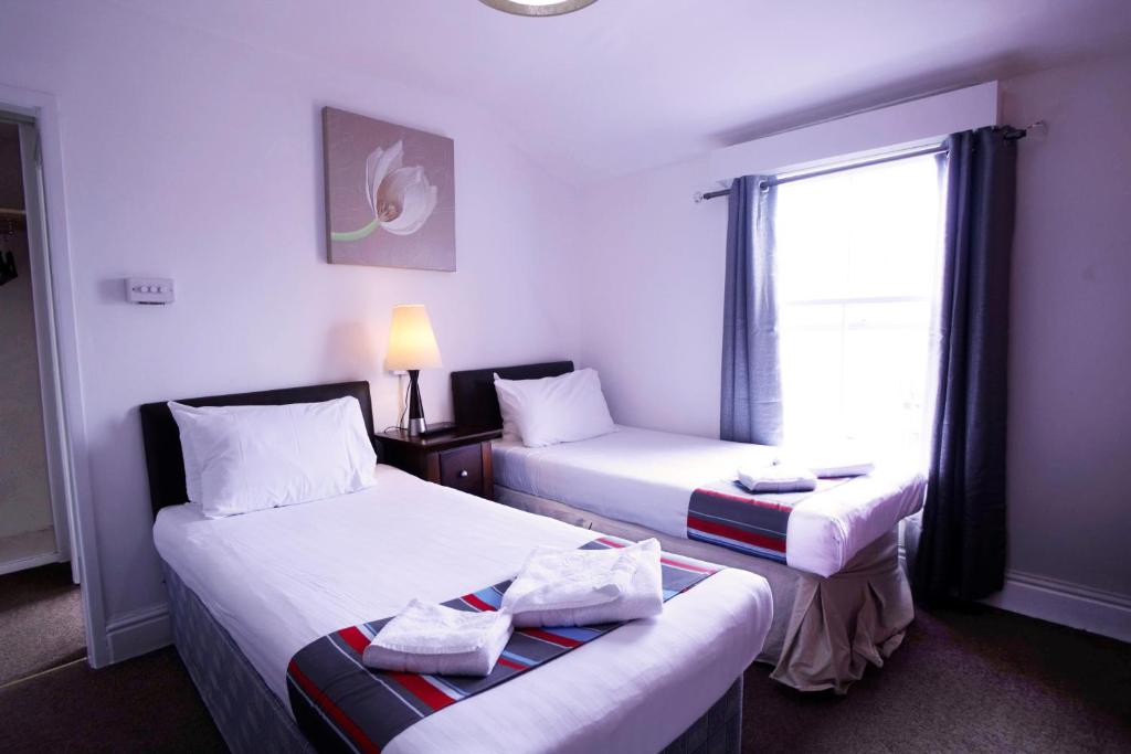 The Broadway Hotel - Twin Room