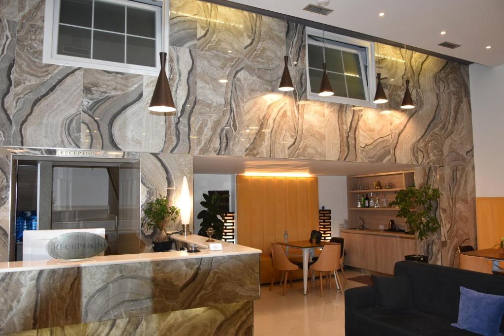 Kuchyň nebo kuchyňský kout v ubytování Park Hotel Tirana
