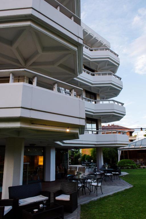 A balcony or terrace at Gran Hotel Victoria