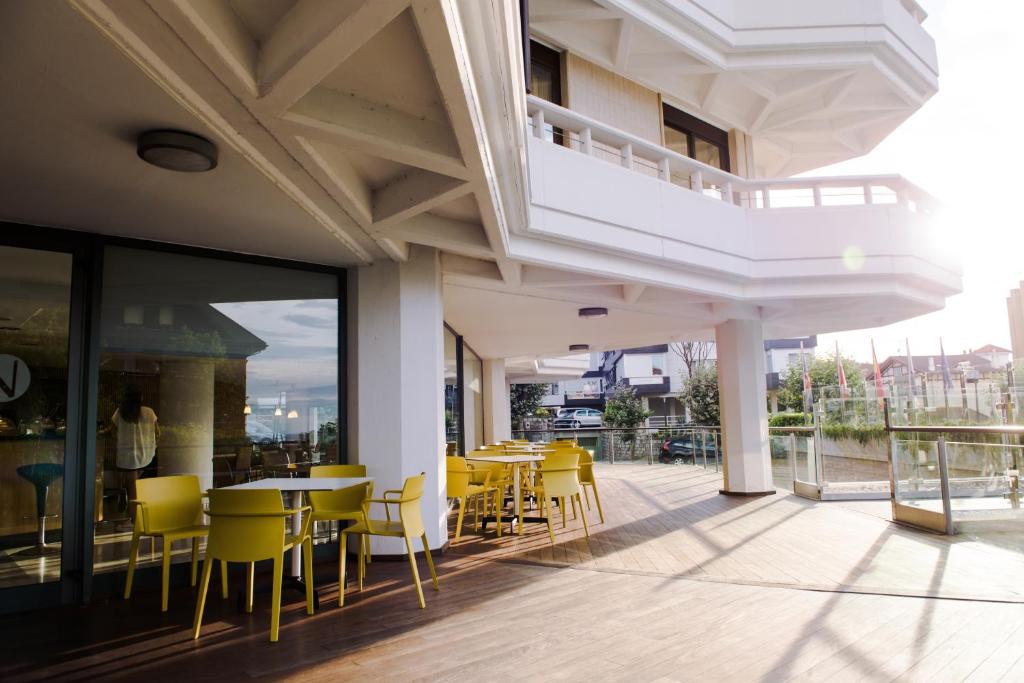 A balcony or terrace at Gran Hotel Victoria