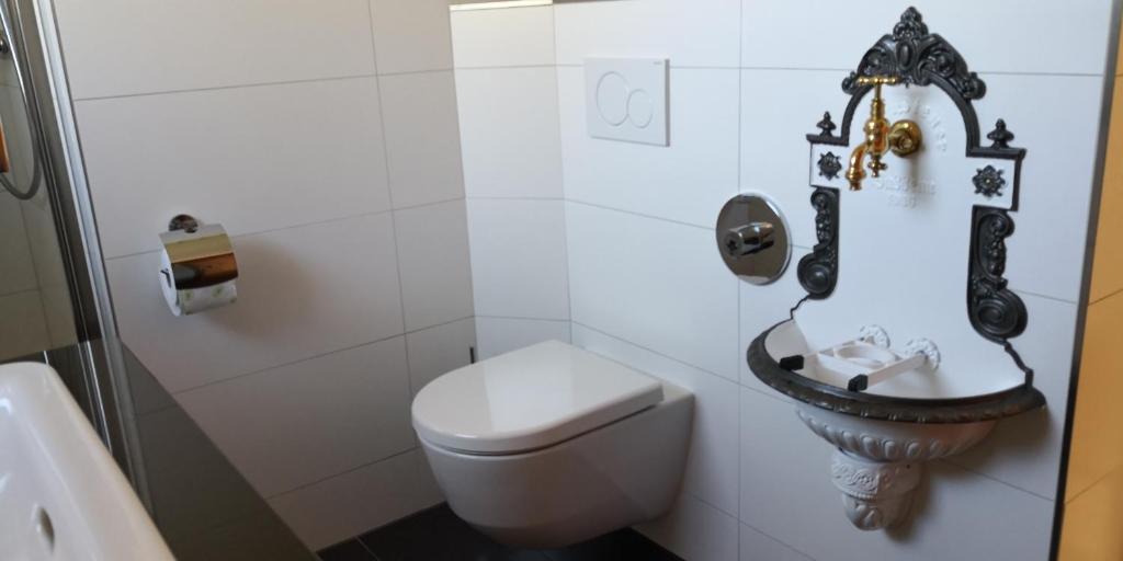 Koupelna v ubytování Zimmervermietung Stocker
