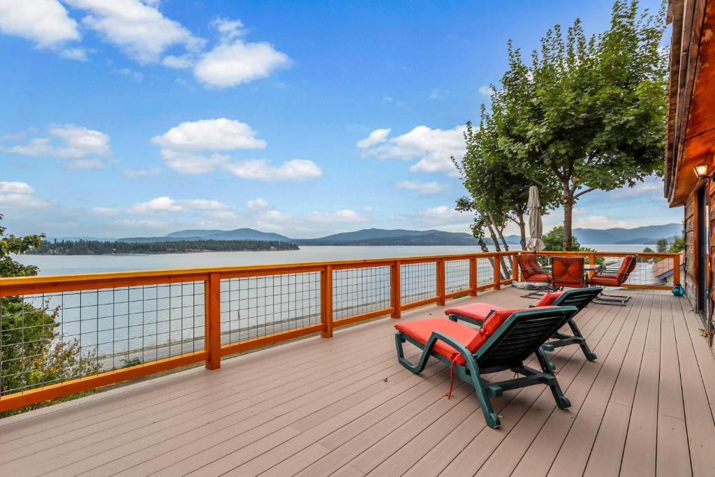 Highland Lakeview Getaway - Housity