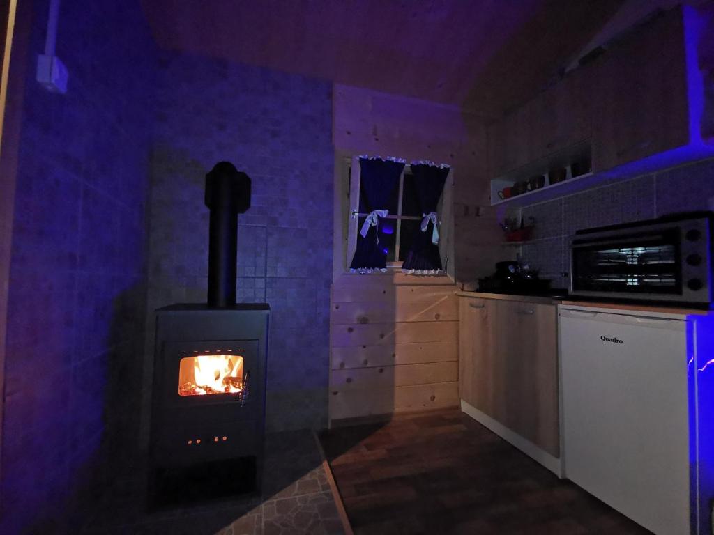 Kuchyň nebo kuchyňský kout v ubytování Cottage La Sierra with JACUZZI