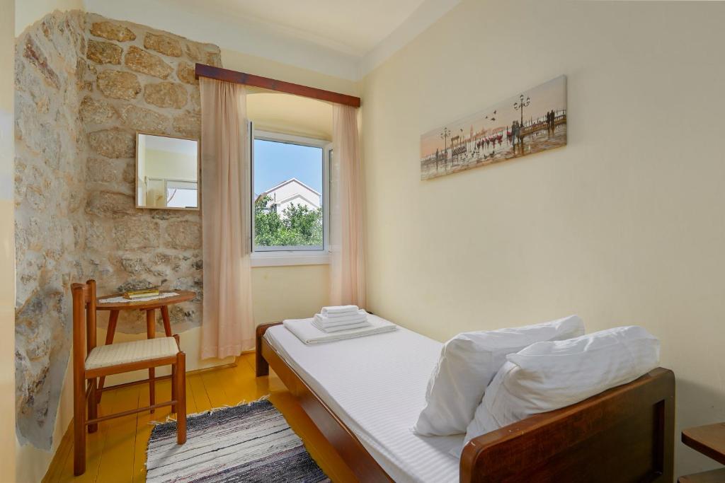 Gallery image of Mediterranean Holiday House & Apartments in Kotor