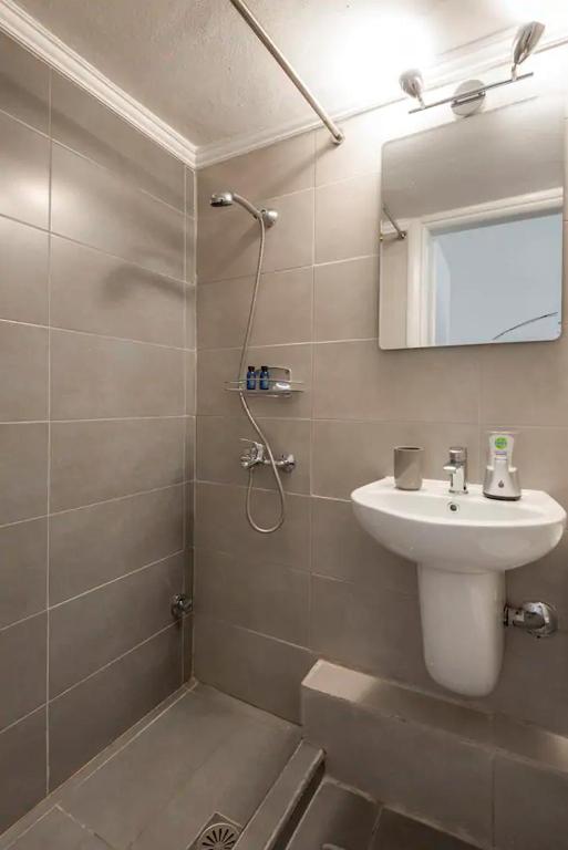 Kúpeľňa v ubytovaní Aristotelous Square Luxury Studio