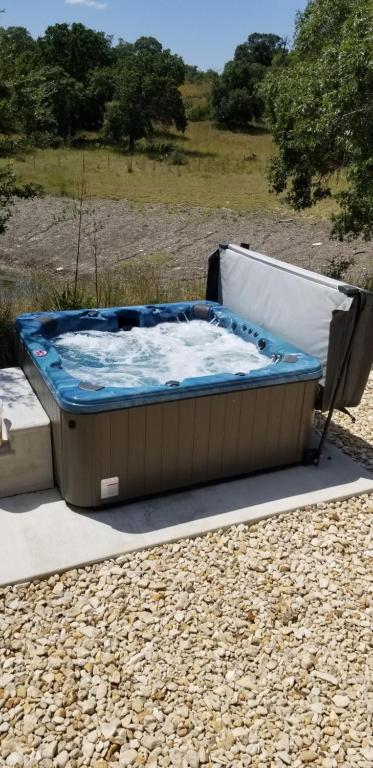 Teich Hutte Pond Cottage - Deluxe King Suite