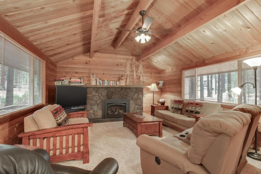 Χώρος καθιστικού στο Otter Lane 11 | Discover Sunriver