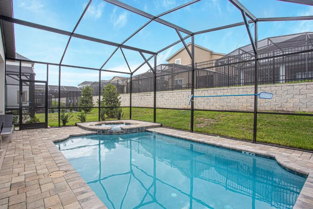 Stunning 5 Bedroom w/ Pool Close to Disney 1820, Kissimmee, Statele Unite ale Americii