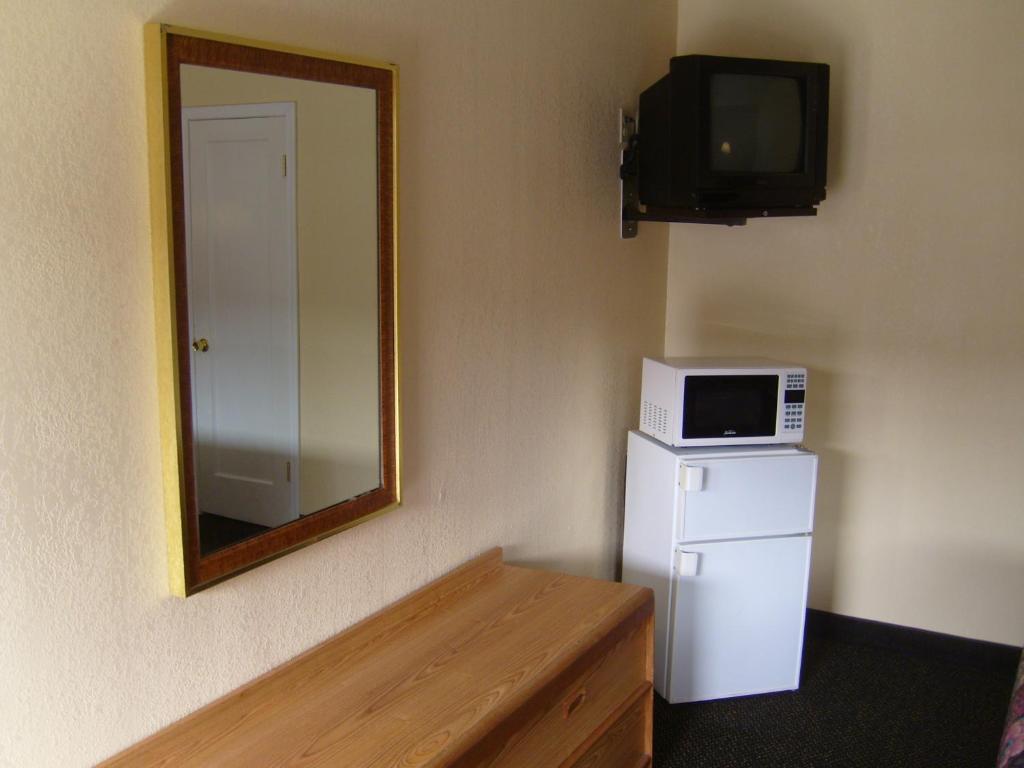 Kuchyň nebo kuchyňský kout v ubytování Cascade City Center Motel