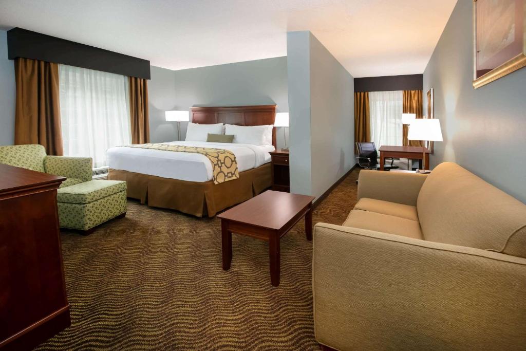 Baymont Inn & Suites Braselton - King Suite - Non-Smoking