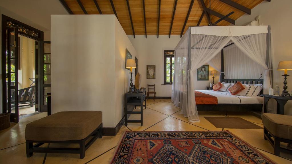 Postel nebo postele na pokoji v ubytování Sergeant House Boutique Villa & Private Beach