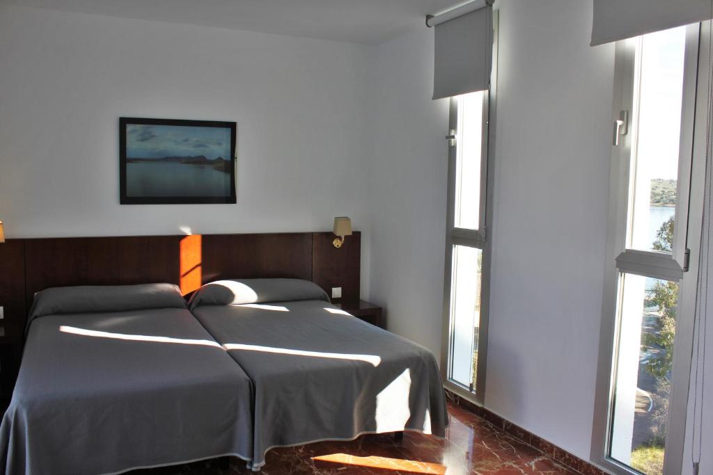 Apartamentos Embalse de Orellana, Orellana la Vieja – Updated ...