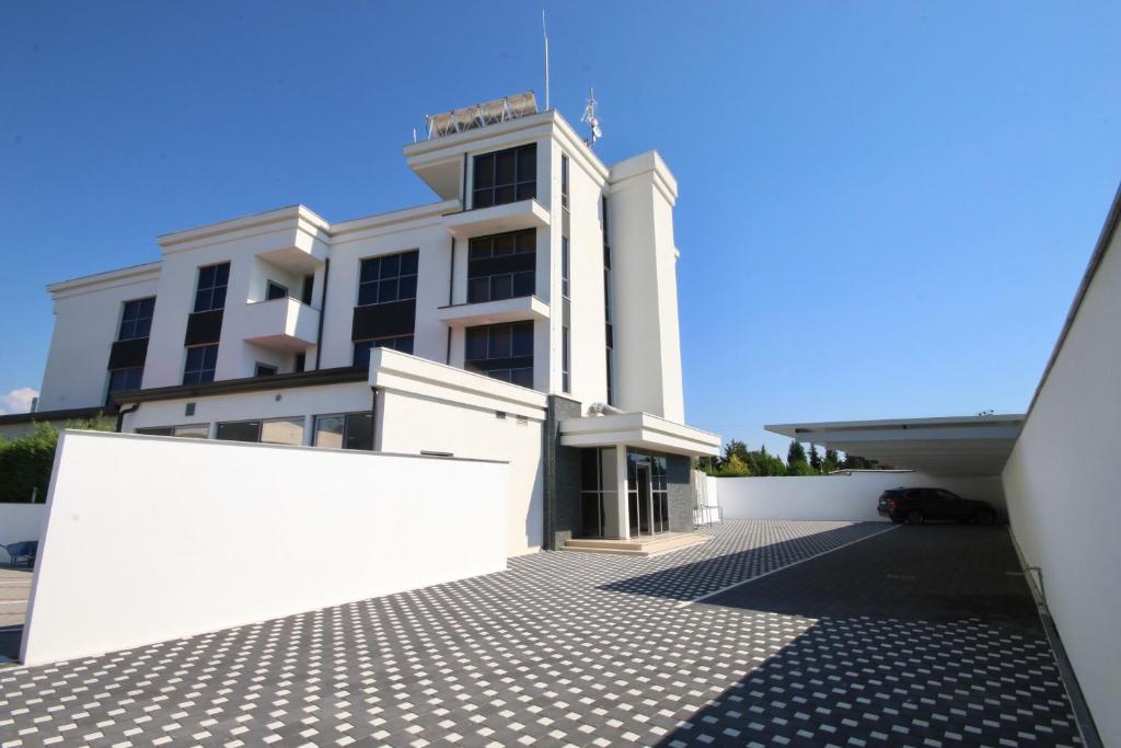 Budova, kde se hotel nachází