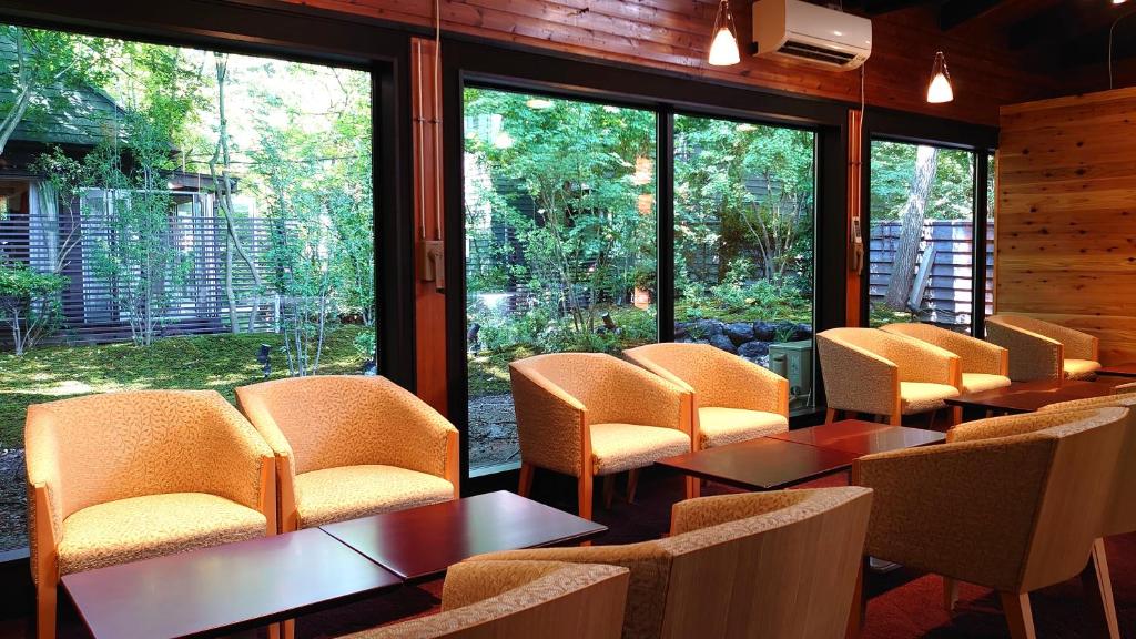 Posezení v ubytování Kyu-Karuizawa Hotel Shinonome