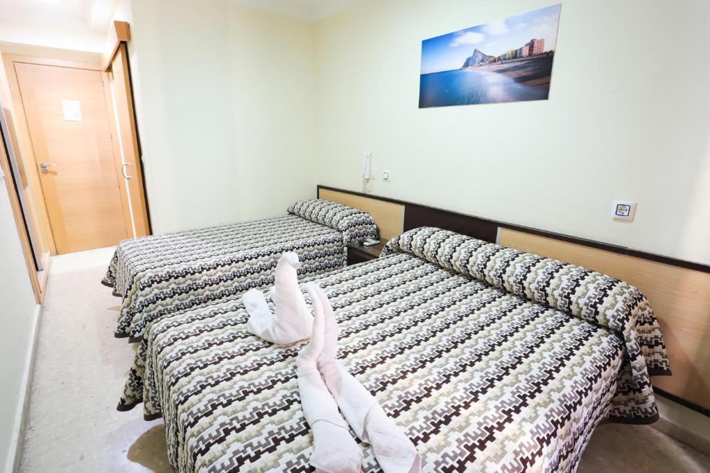 Hostal la Campana - Salle Double Ou Jumelle