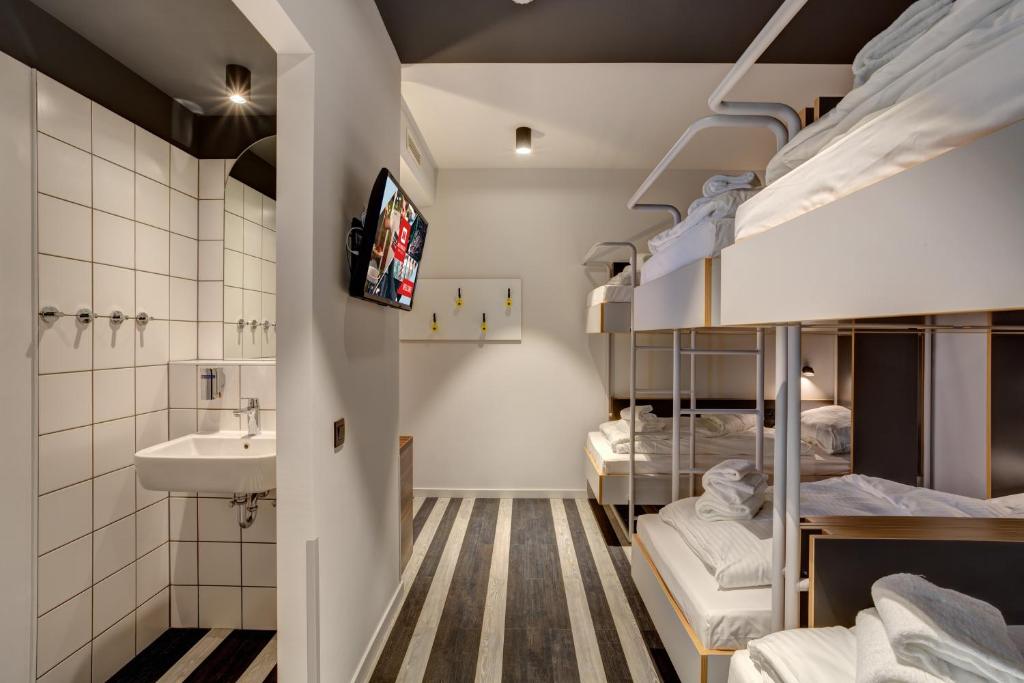 MEININGER Hotel Bruxelles Gare du Midi - Family Room