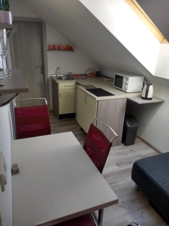 A kitchen or kitchenette at Chalupa Máša