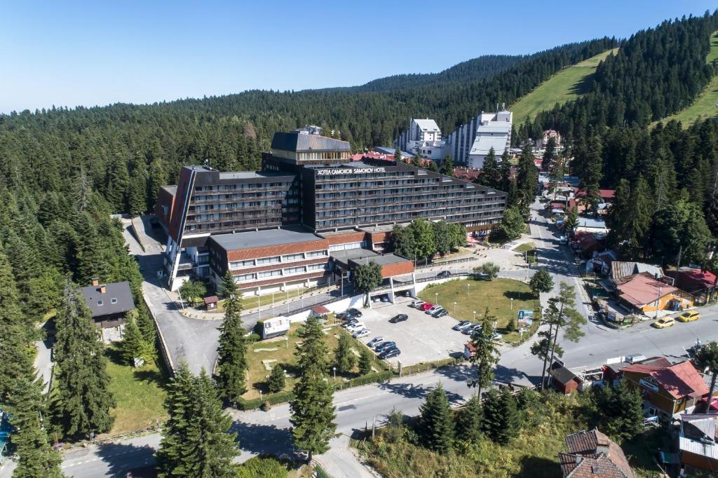 Nespecifikovaný výhled na hory nebo výhled na hory při pohledu z hotelu