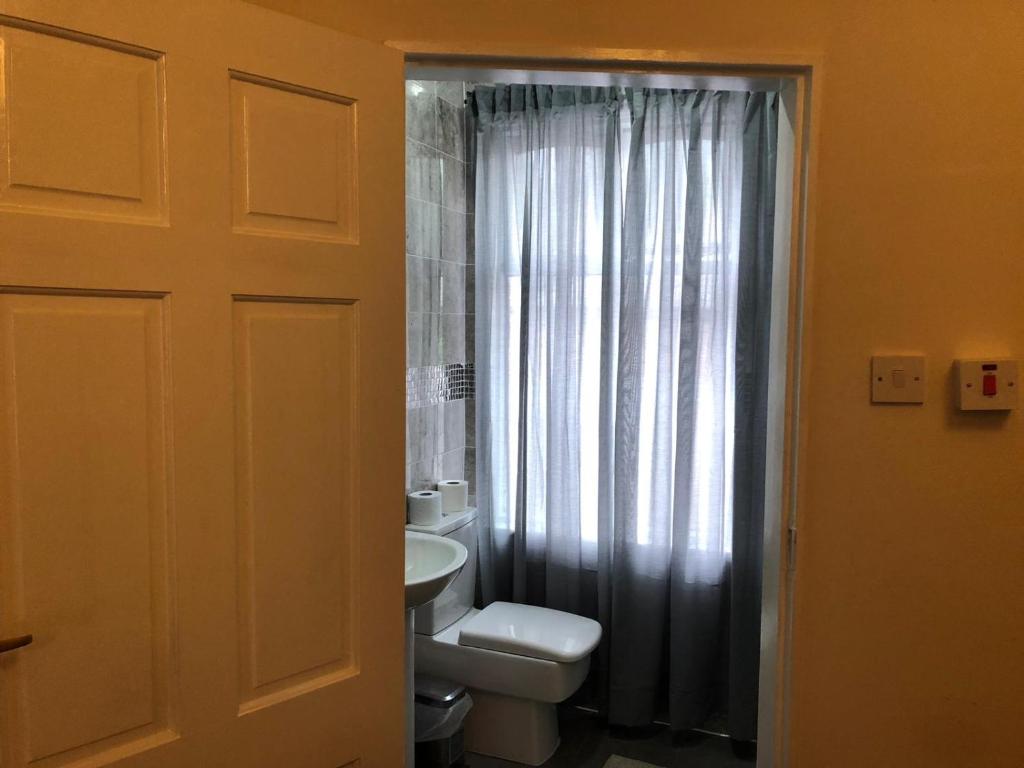 Koupelna v ubytování Regency GuestHouse Manchester North