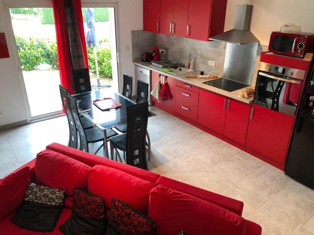 Η κουζίνα ή μικρή κουζίνα στο Jolie petite maison en Ardèche du sud