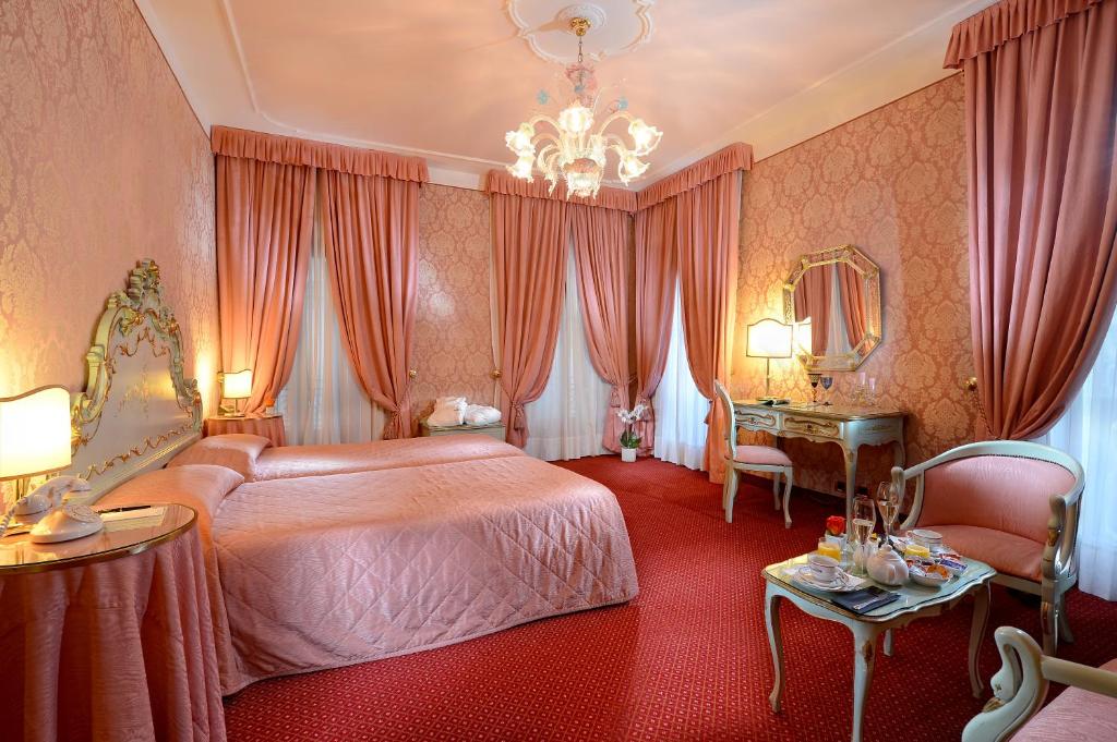 Gallery image of Hotel Rialto in Venice