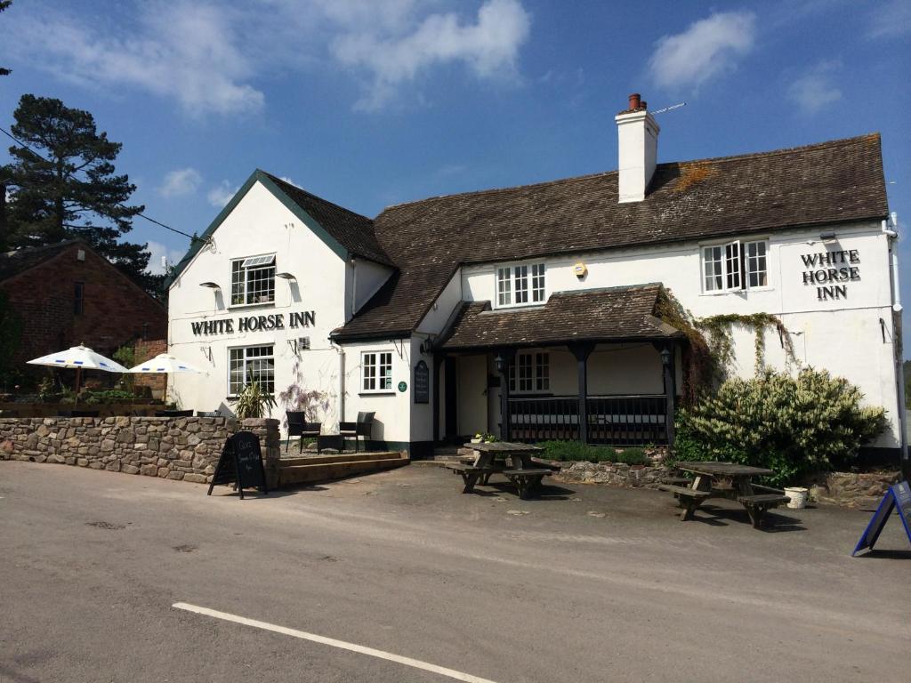 White Horse Inn Pulverbatch, Shrewsbury (updated prices 2024)