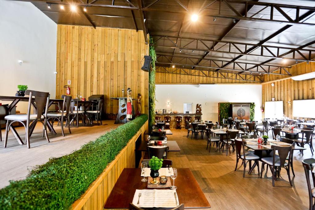  Praia do Estaleiro Guest House