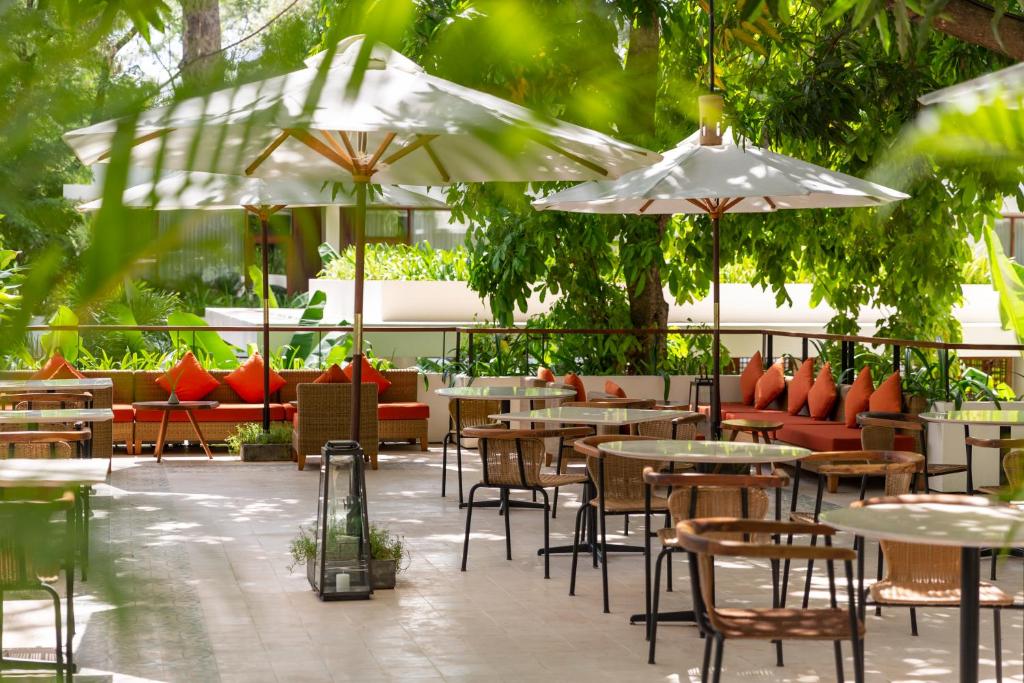 Restaurace v ubytování FCC Angkor by Avani