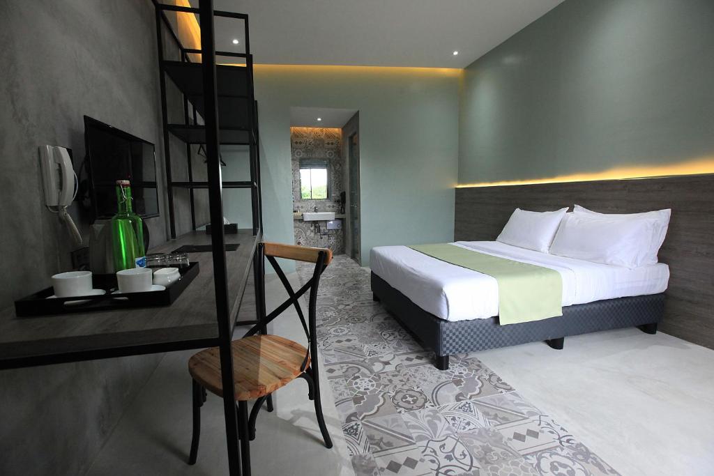 ZENVEA HOTEL CORON PROMO B: WITH-AIRFARE ALL-IN coron Packages