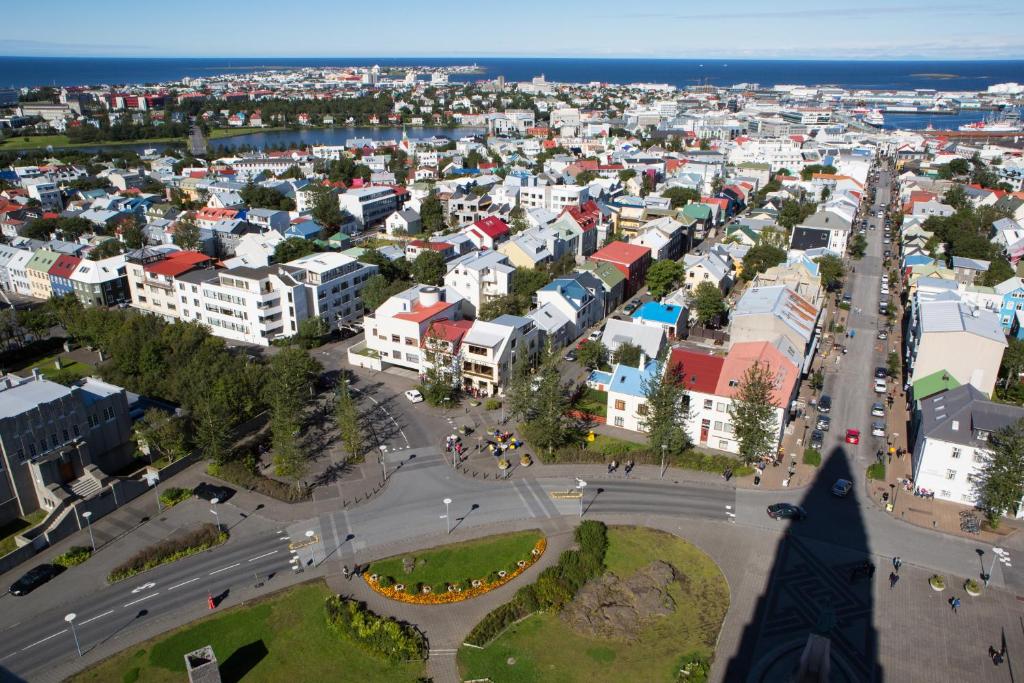 Nespecifikovaný výhled na destinaci Reykjavík nebo výhled na město při pohledu z penzionu