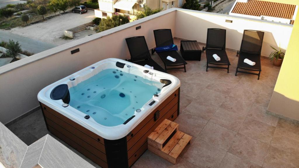 Fotografia z galérie ubytovania Apartments Luana with private jacuzzi v destinácii Zadar