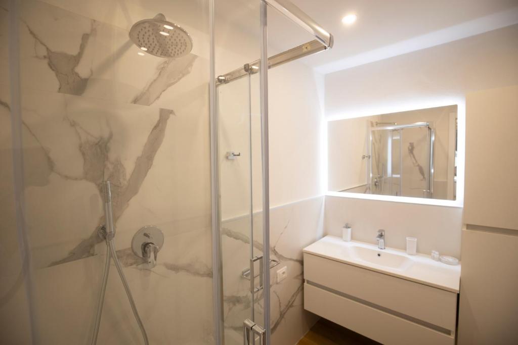 A bathroom at Center Loft Apartment