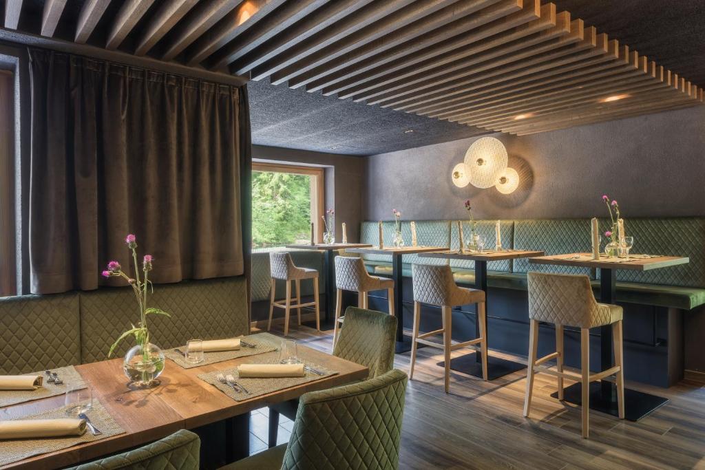 Restaurace v ubytování Hotel Lech Da Sompunt